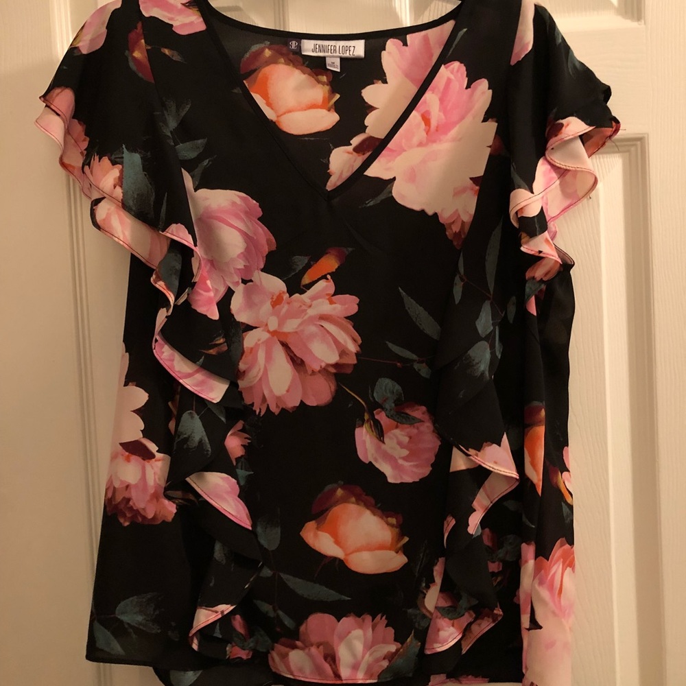 ⭐️ 2/$20 Ruffle Top